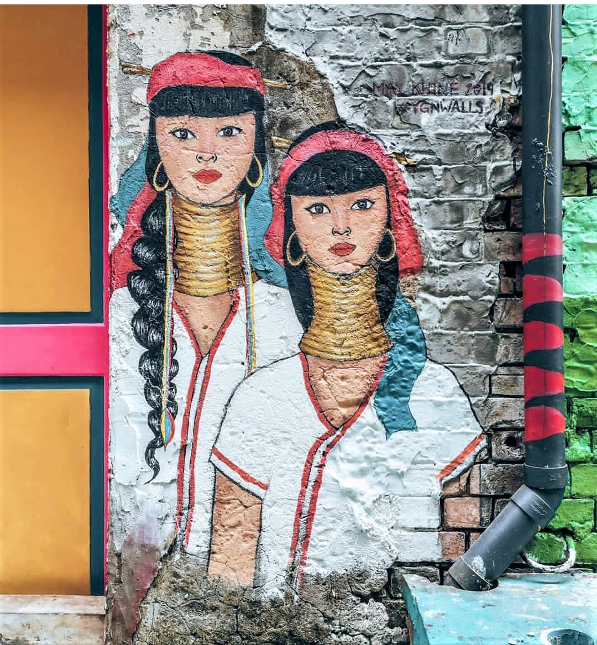 Maykhineaqua&mdash;Sister kayan