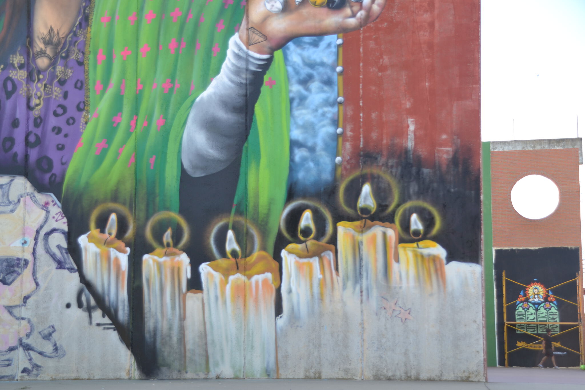 Rojo, El Rojo&mdash;"Nuestra Señora de los Botes" / "Our Lady of the Cans"