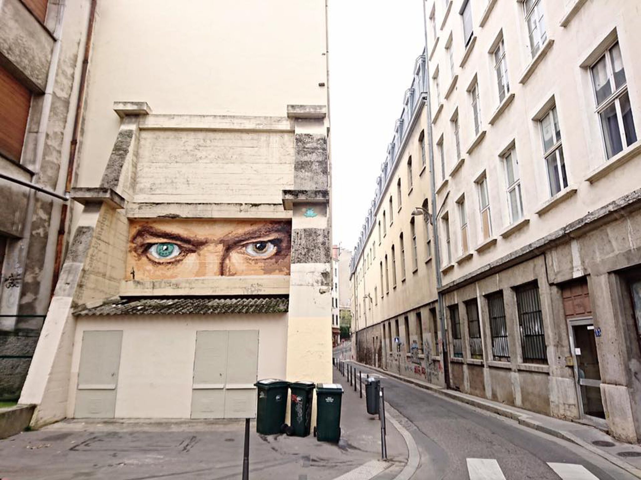 Big Ben&mdash;eyes of David Bowie