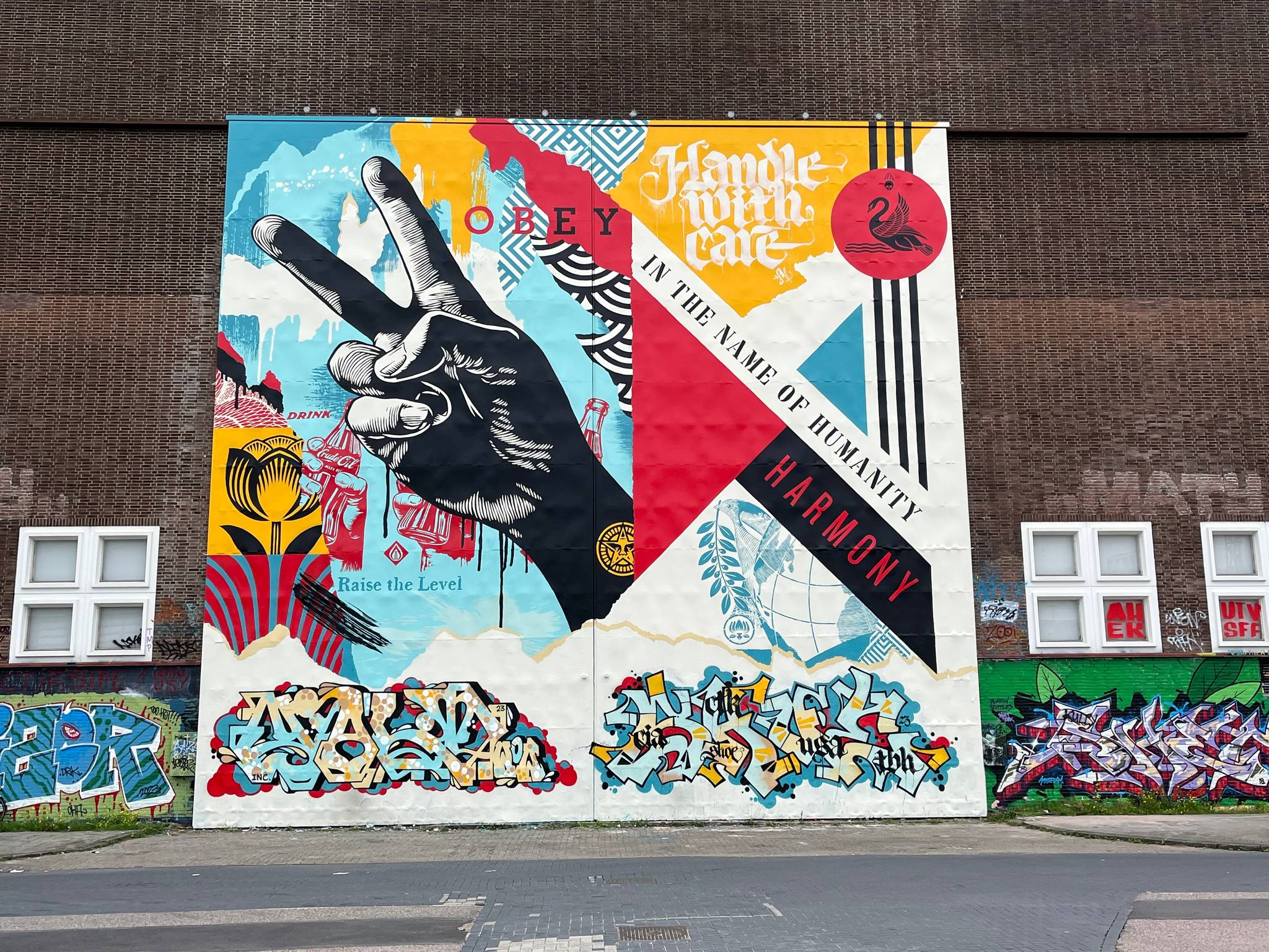 Shepard Fairey (Obey Giant)&mdash;Raise the Level
