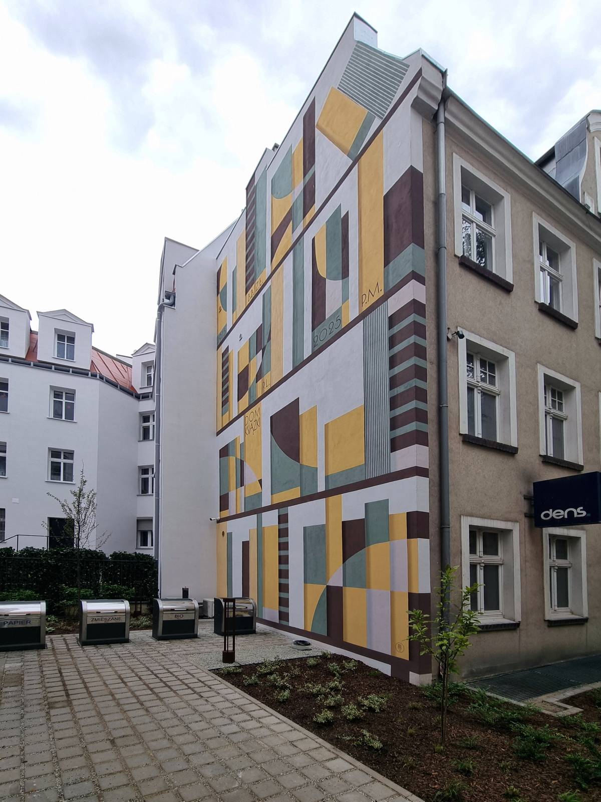 Joanna Pietrzyk&mdash;Architektura książki (Books architekture)