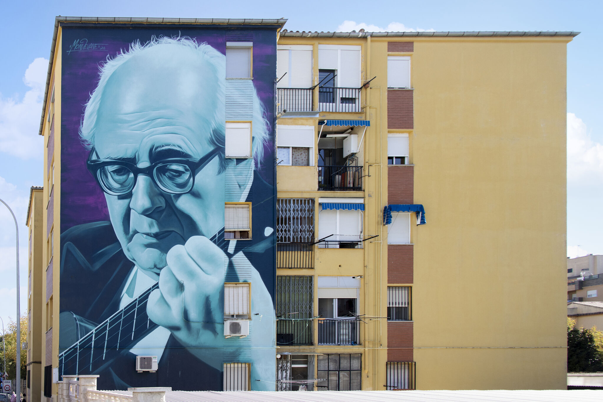 Mon Devane&mdash;Andrés Segovia