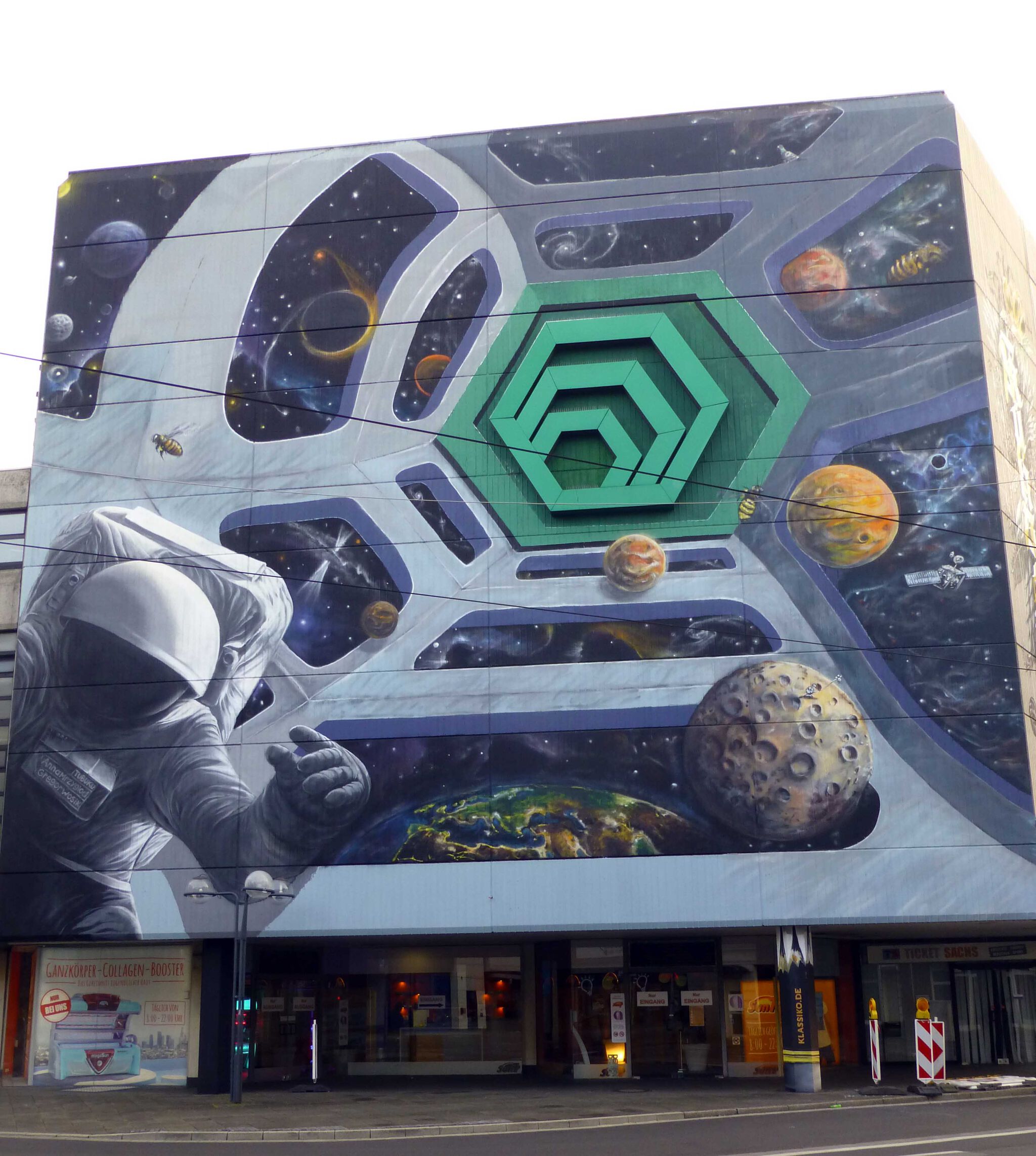 TUBUKU, Anna Mrzyglod, Gregor Wosik &mdash;Space Station Krefeld