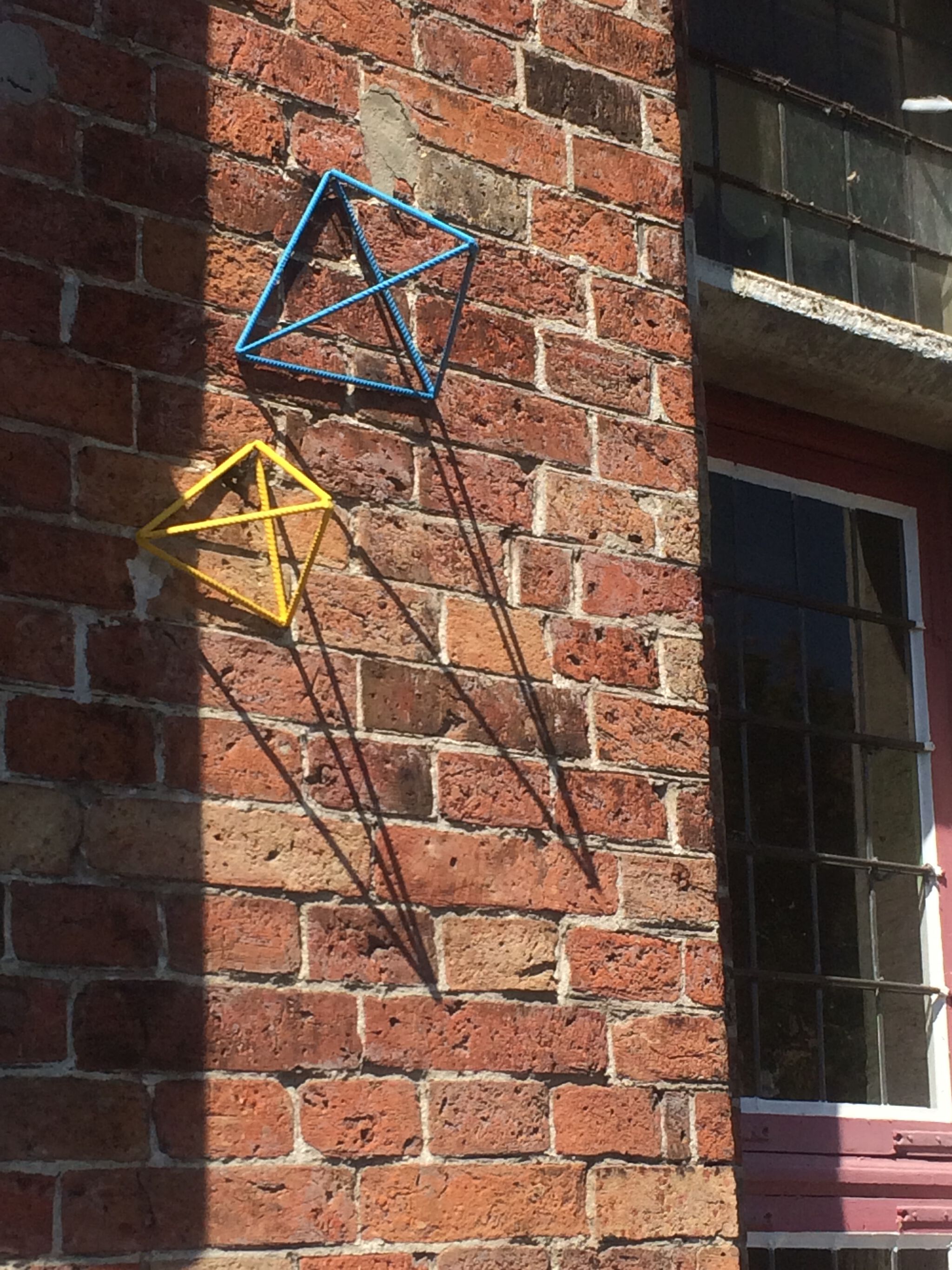 Massam&mdash;Tetrahedron sculptures