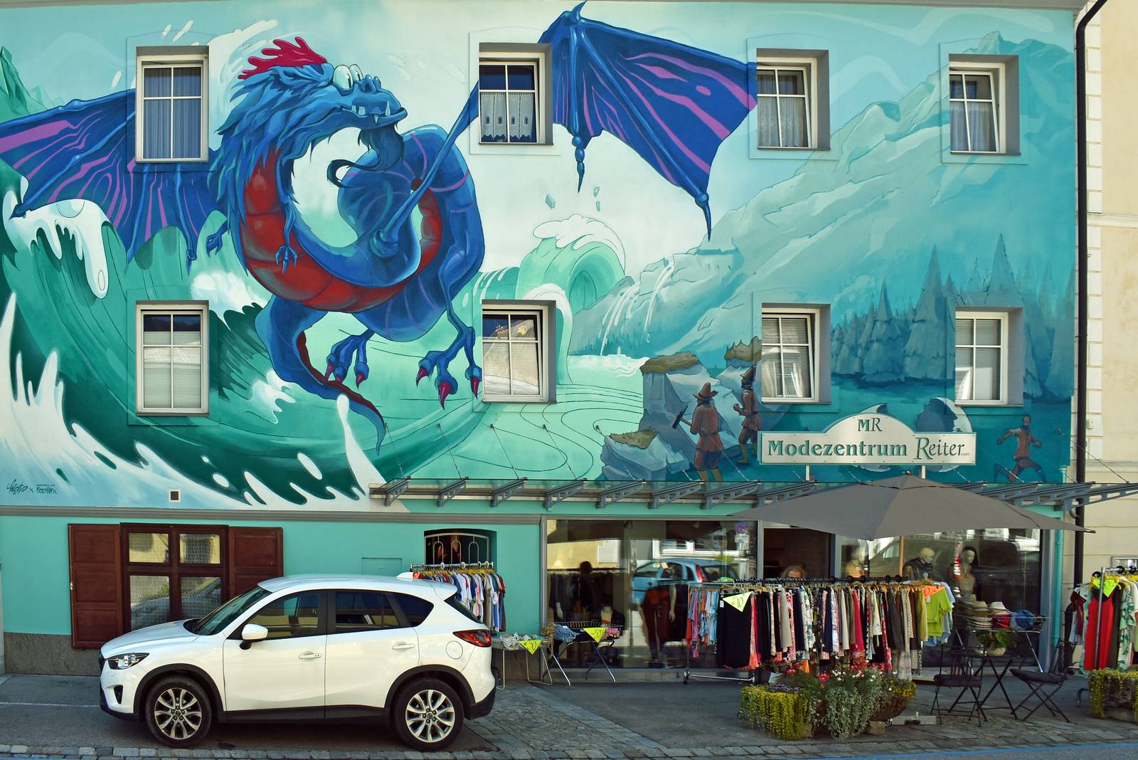 FatHeat ,  Walter Frisch FreshFX Media&mdash;Fashion centre // EU kunstwaende