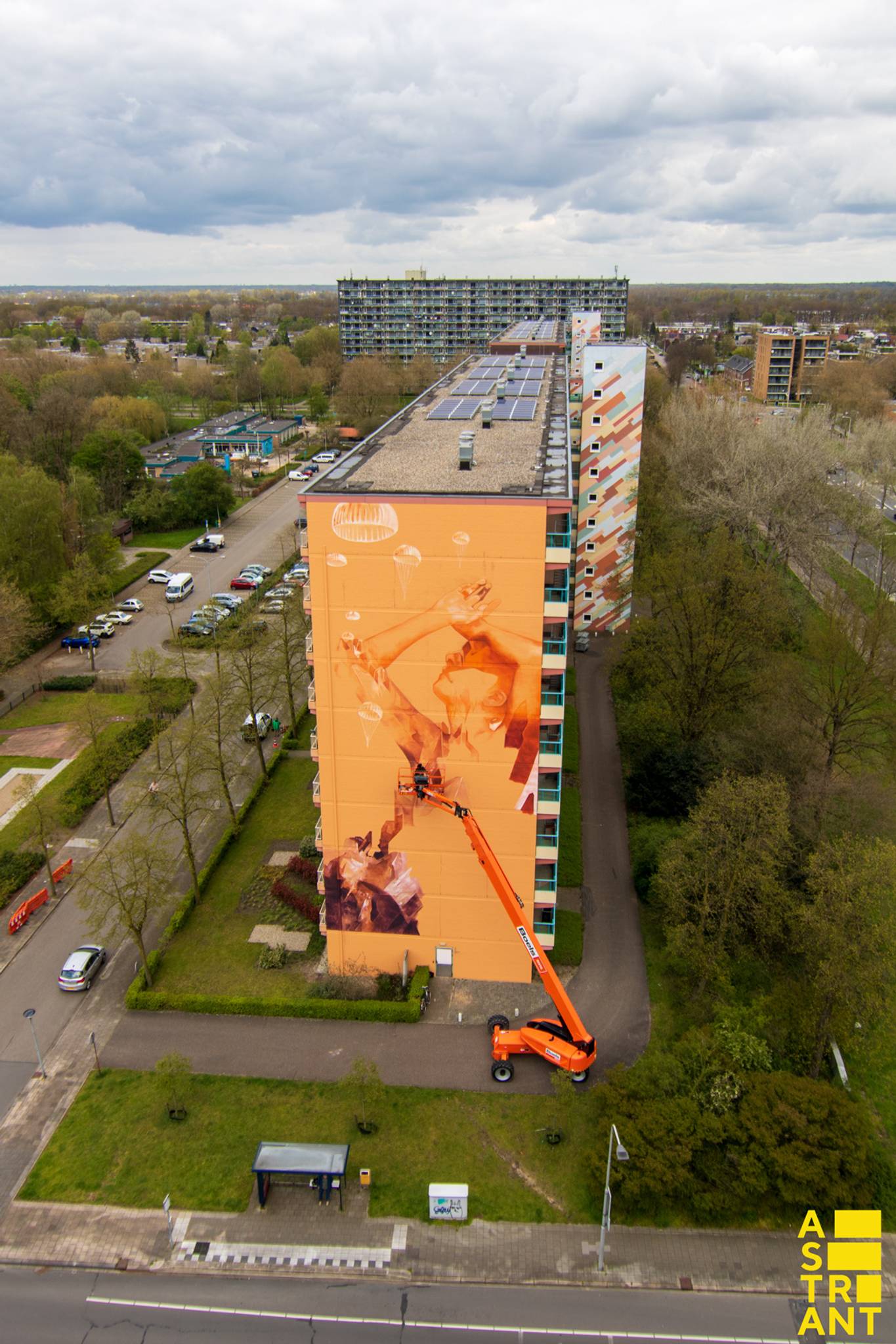 Iota&mdash;Airborne Mural  - Veldhuizen