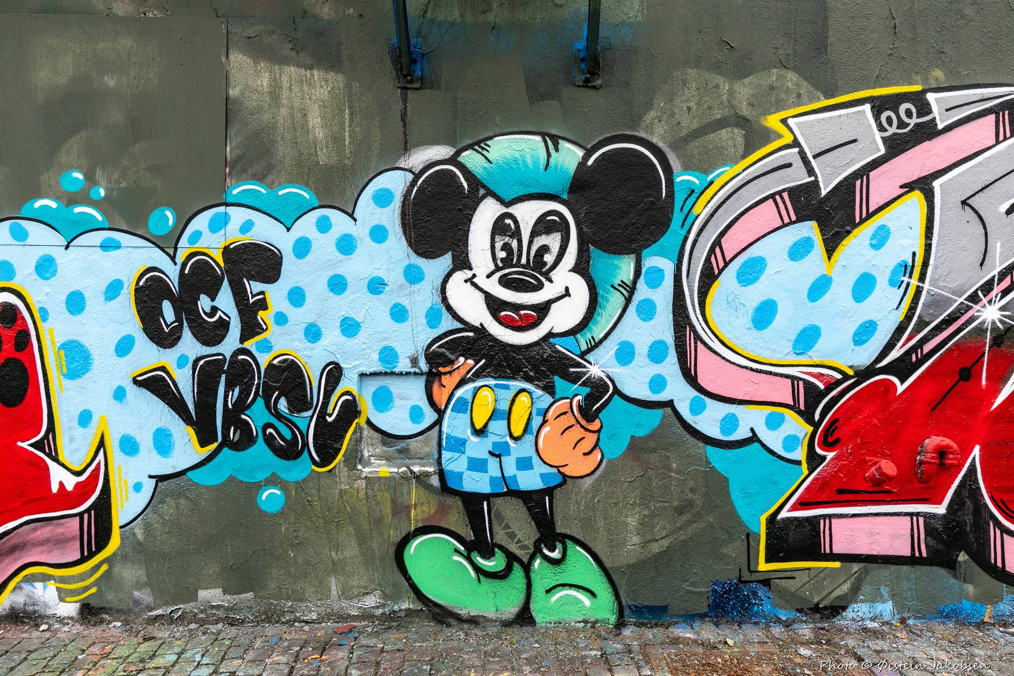 &mdash;LEGAL WALL - Sentralbadet