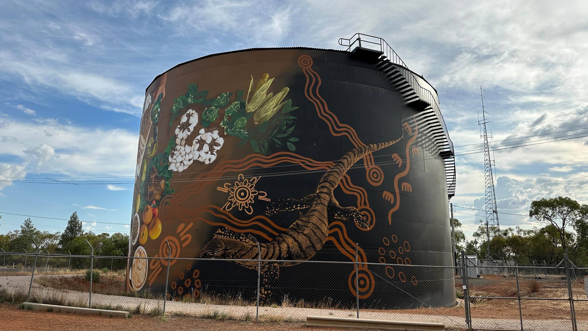 Heesco&mdash;Griffith Water Tower