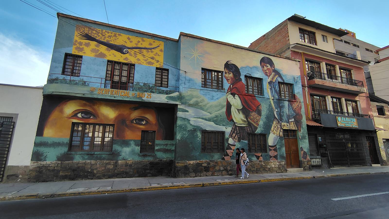 Serpientesal&mdash;De frente y por lo alto