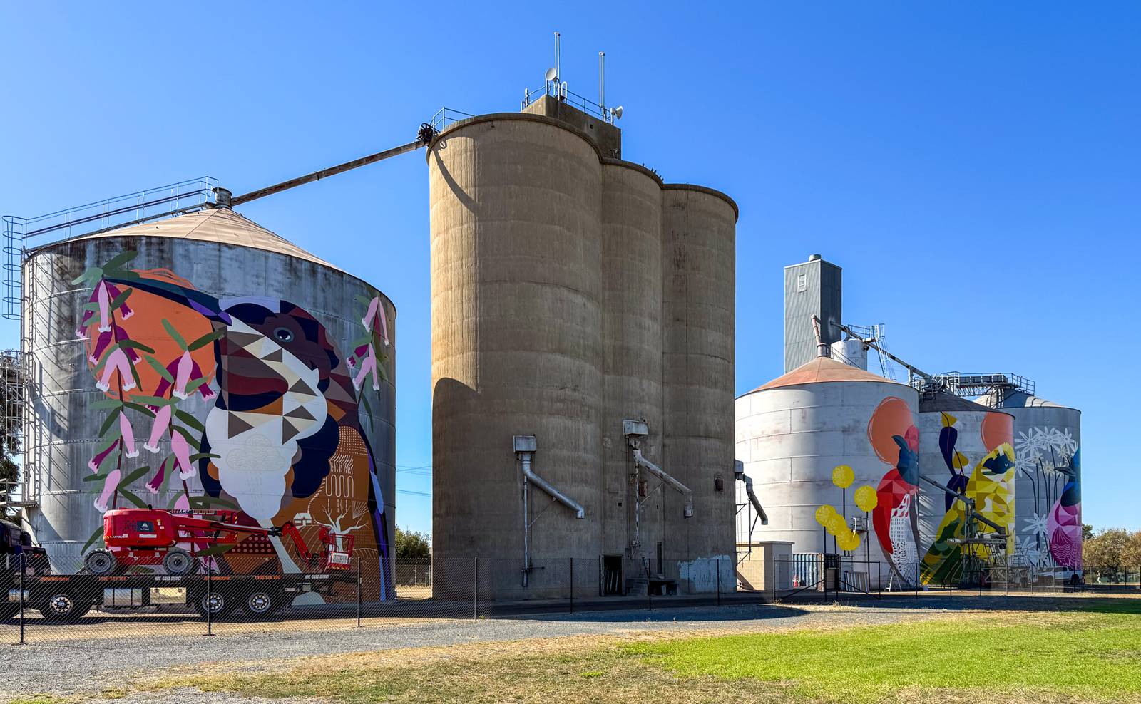 Ronan Holdsworth&mdash;Rutherglen Silos - Birds of Seasons
