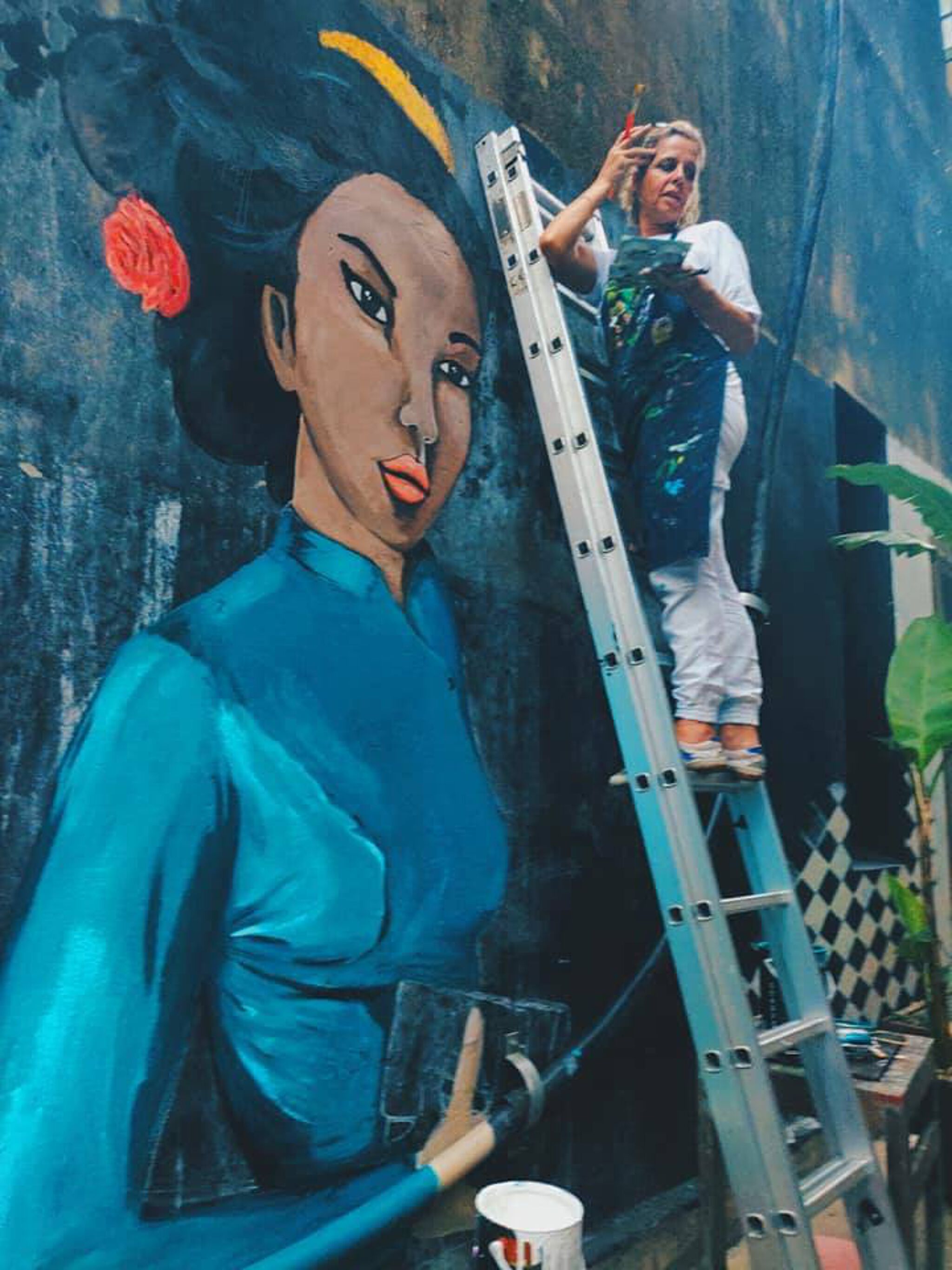 Delphine de Lorme&mdash;Htin Htin, modern burmese girl