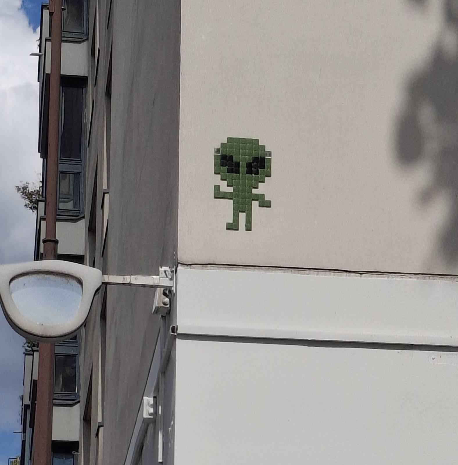 Mr Djoul&mdash;Green Alien