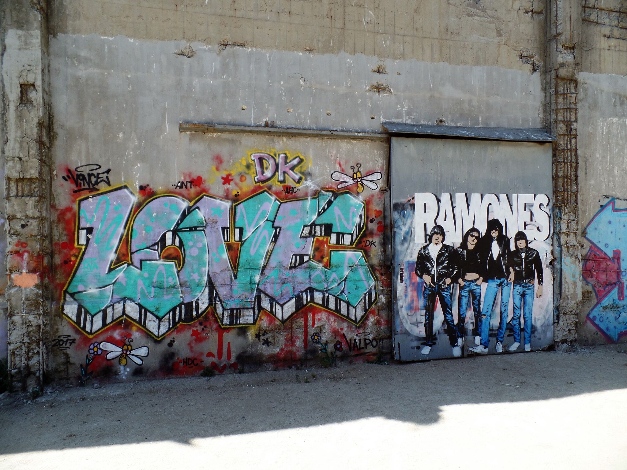 Same, Goblin&mdash;Love 187 / Ramones
