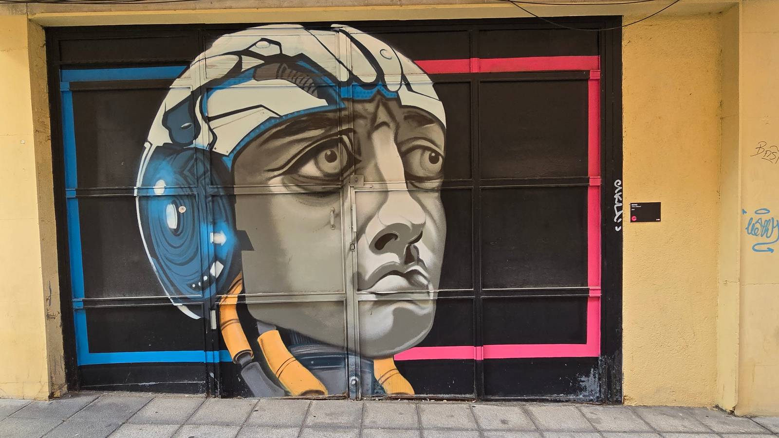 MONS&mdash;Arte Artificial