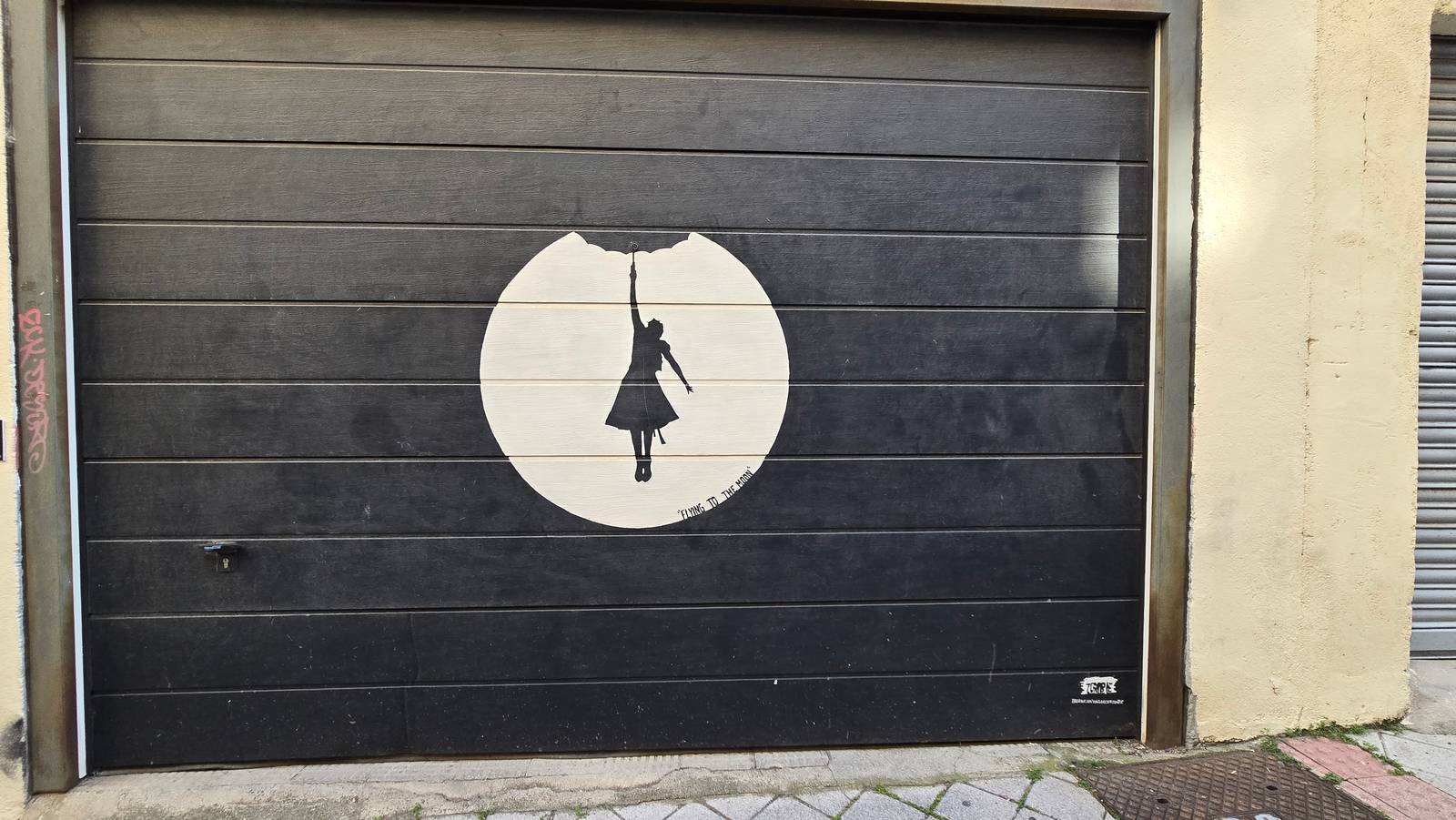Daniel Prieto&mdash;Flying  to the moon
