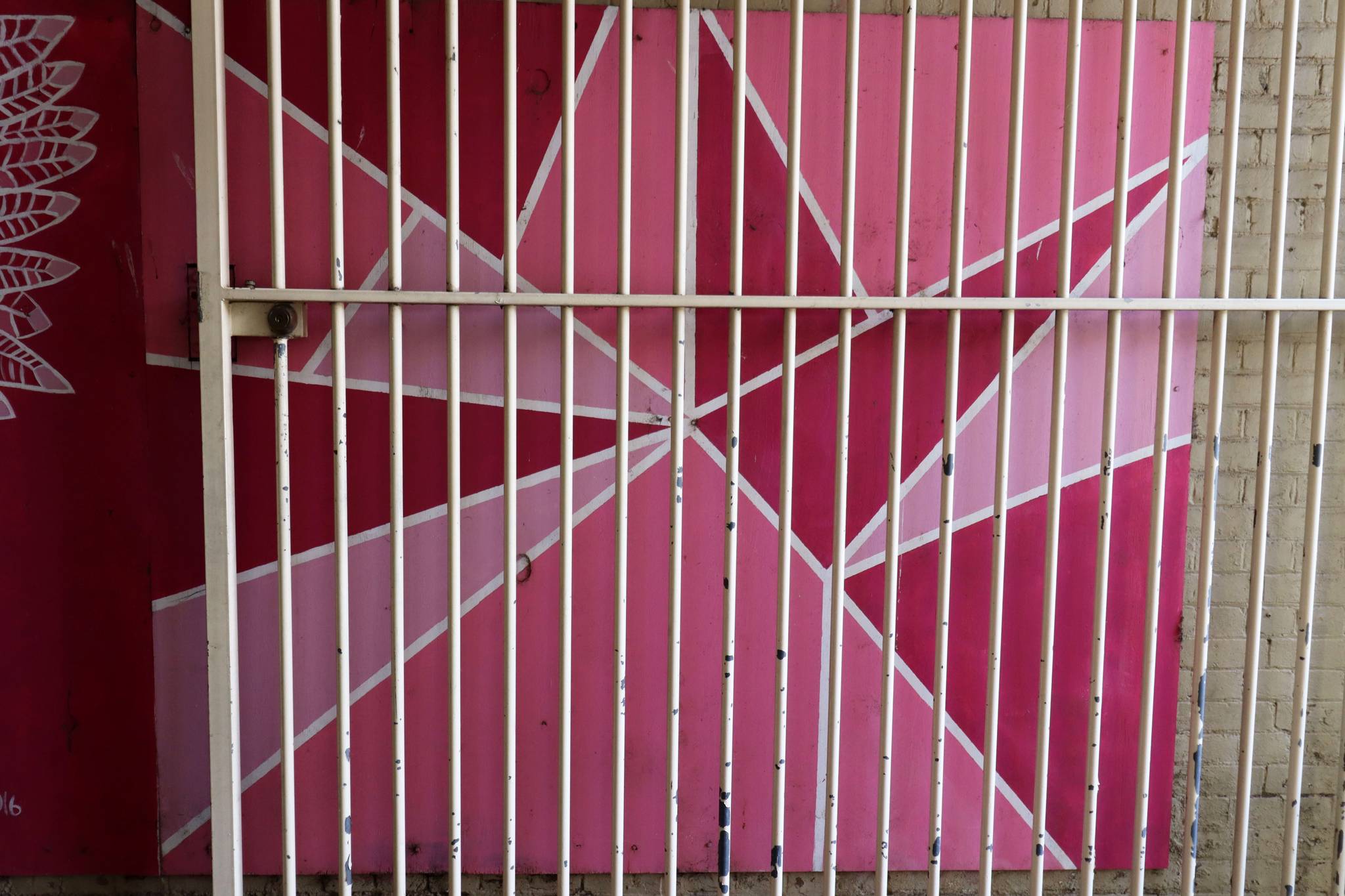 The Mud Factory&mdash;Pink Wings