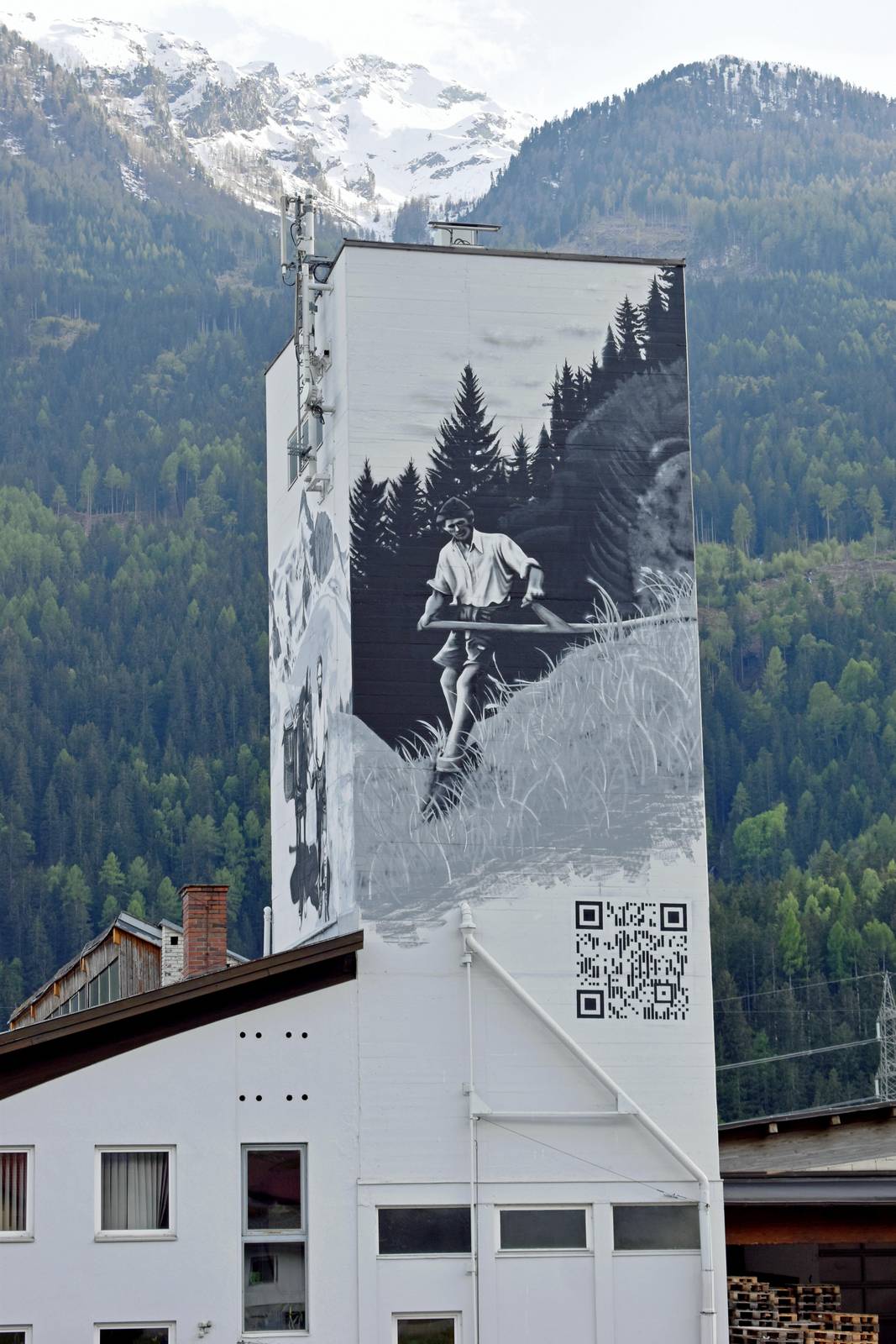 Raphael Pesentheiner &mdash;Old grain tower // EU_Kunstwaende