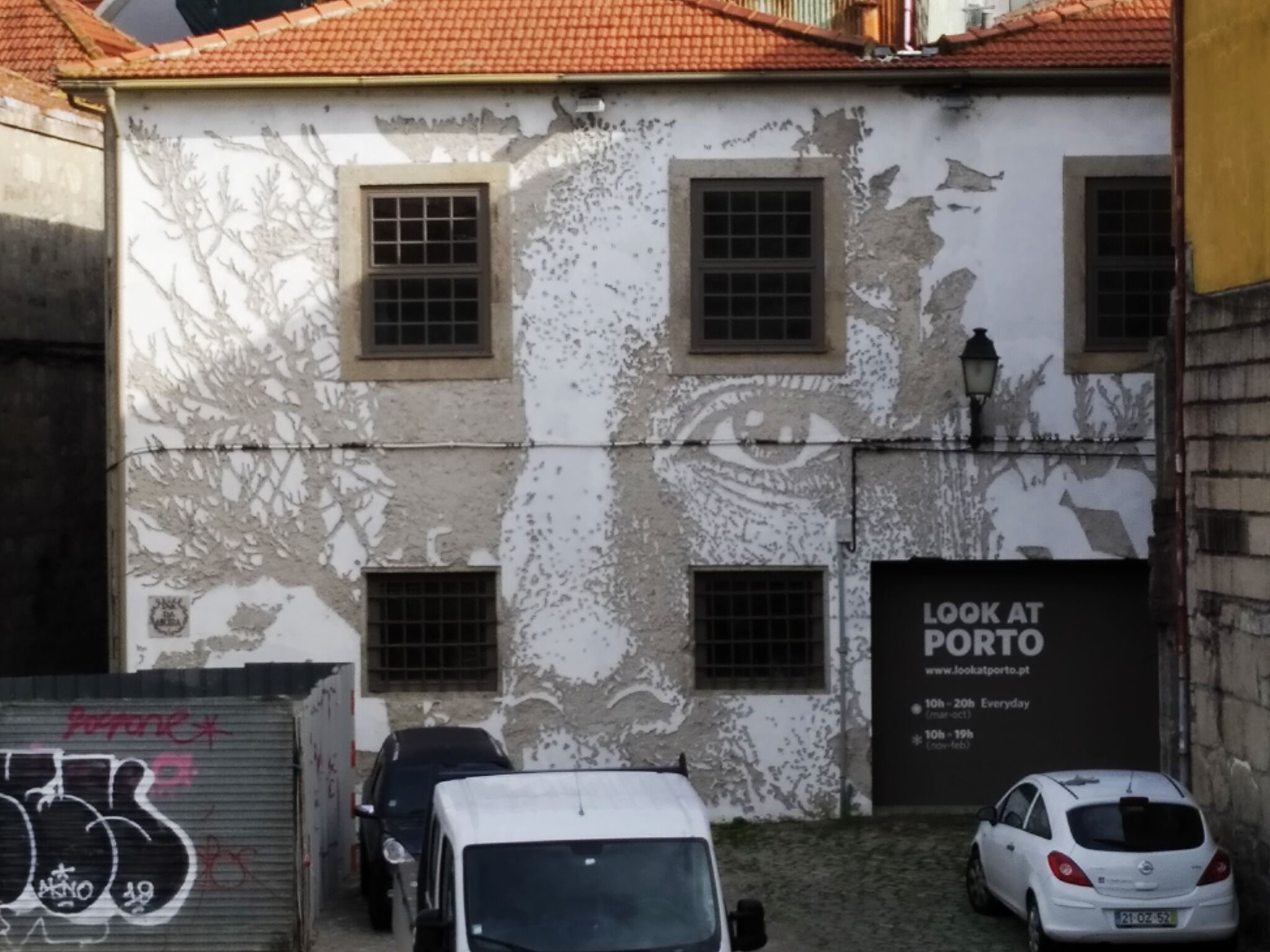 Alexandre Farto aka Vhils&mdash;Look at Porto