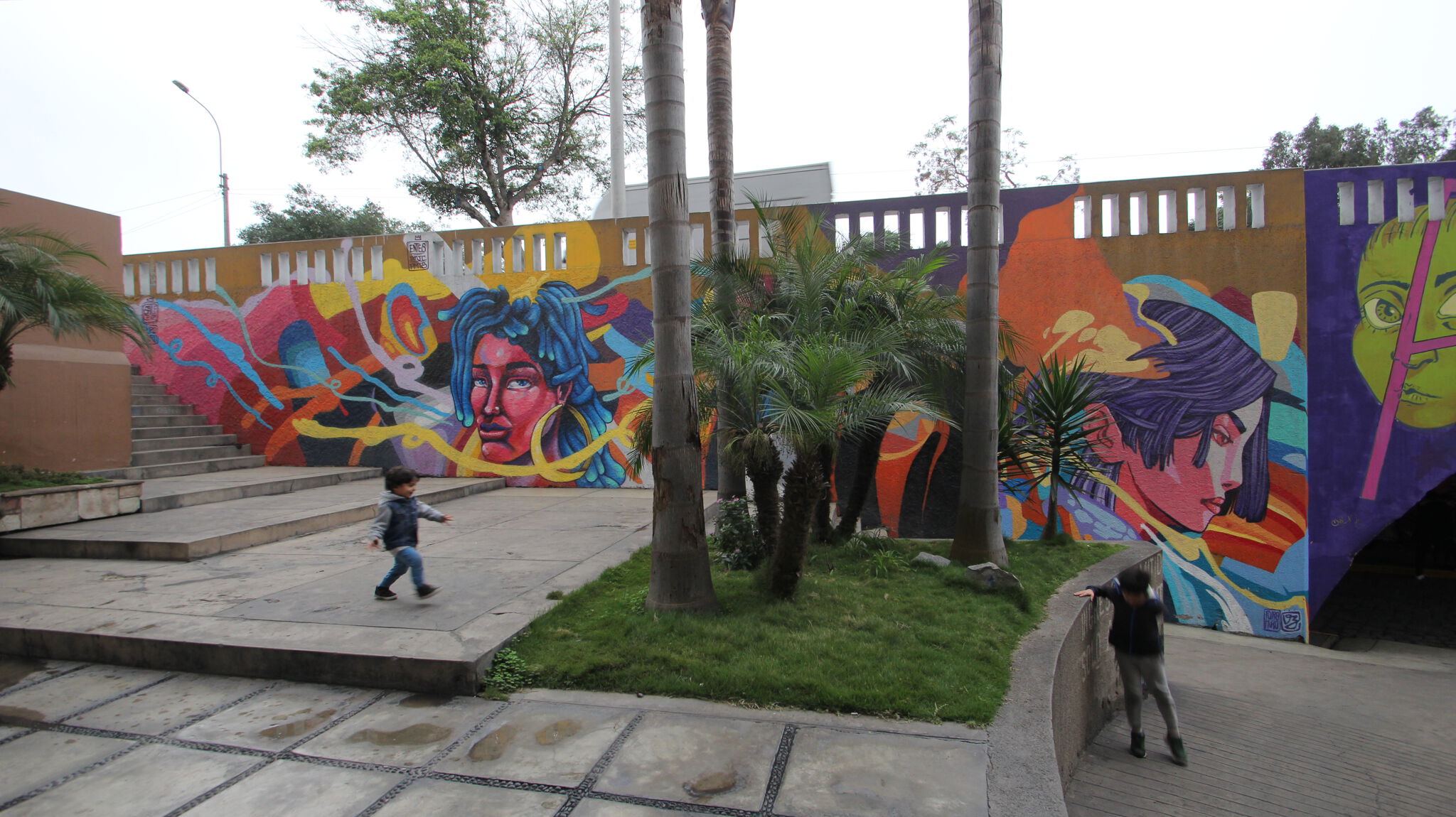 entes93, Oz Montania&mdash;Colab wall