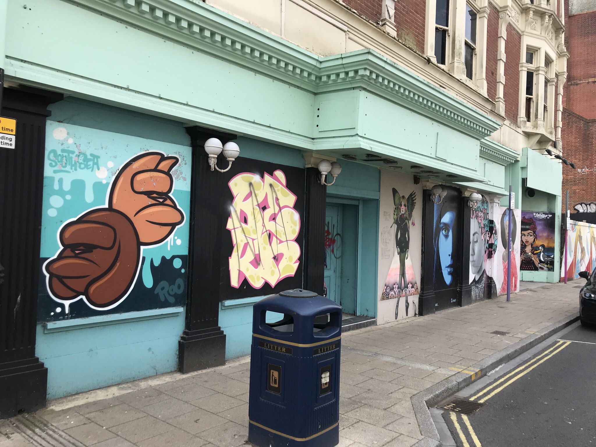 rooabrook, Koe1, Ketones6000, thisismidge, NZIE, Gary Stranger, pogo, RoosArt&mdash;Osborne Road Street Art Gallery