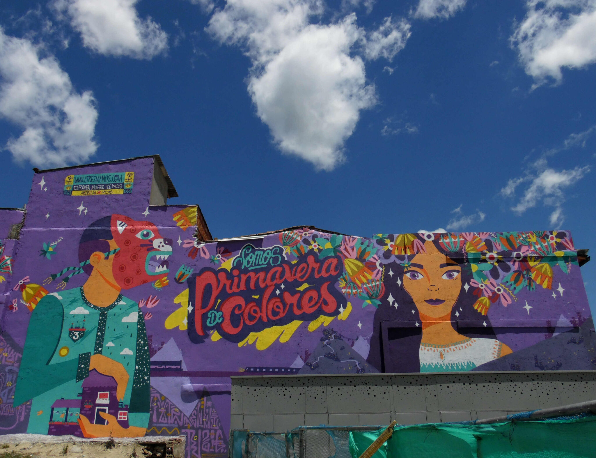 A Tres Manos&mdash;Somos primavera de colores