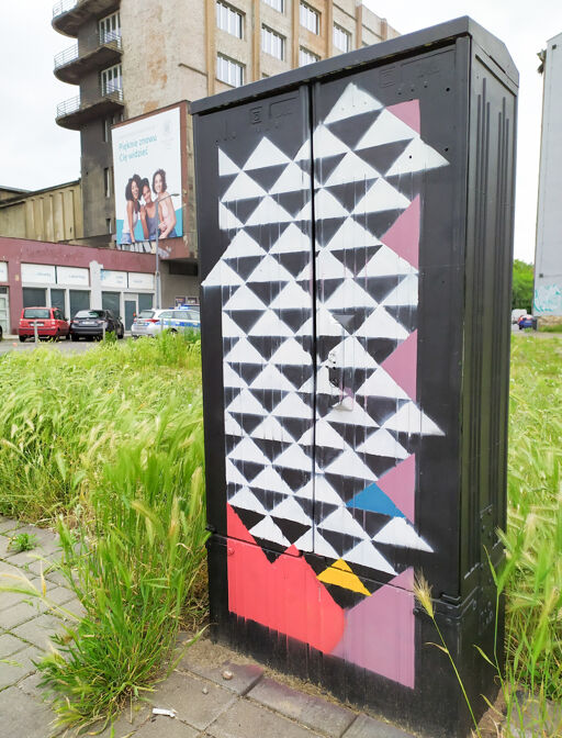 Moderna na skrzynkach