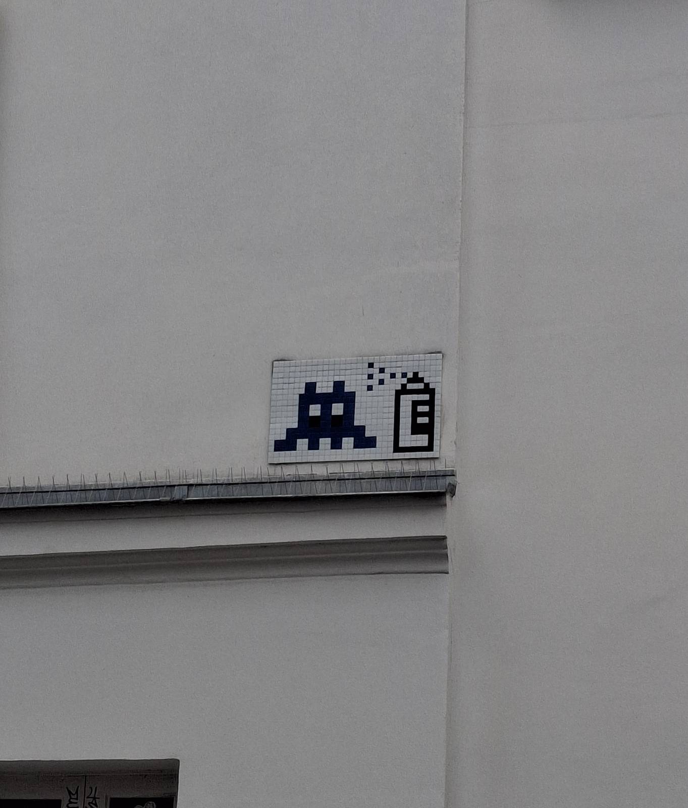 invader&mdash;PA_856