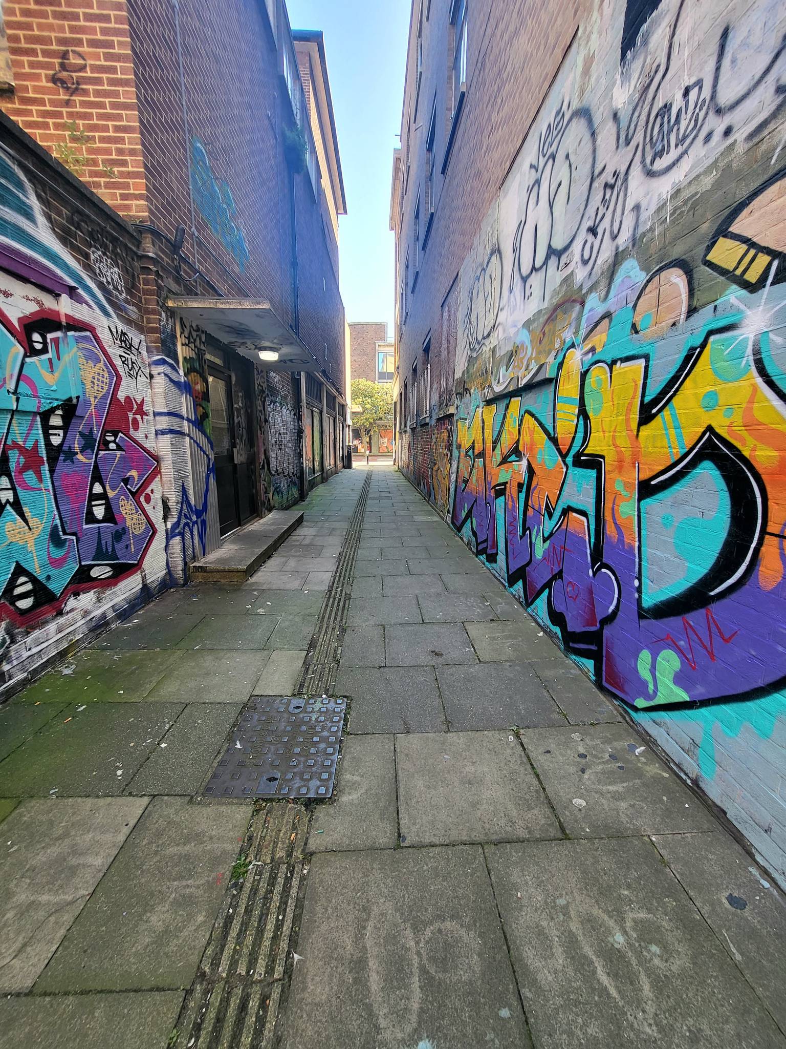 Fark, Roo Abrook, Kloth, NZIE, Sarnie, Nova, South Soak, Berk MLC, Pogo, Mistersamo, RoosArt&mdash;Southsea Ghetto (various artists)