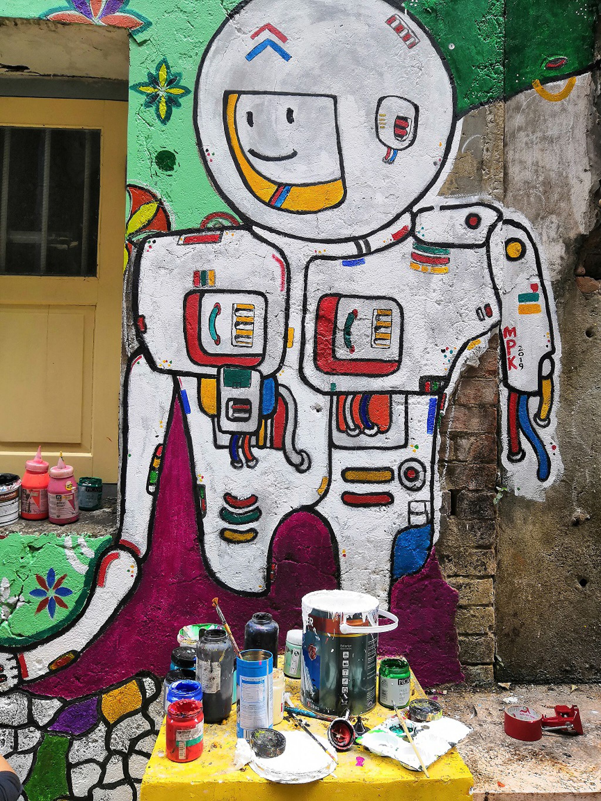 Tong Pak Fu, Zone Zone, Kyar Pauk&mdash;Yellow man speaking flowers