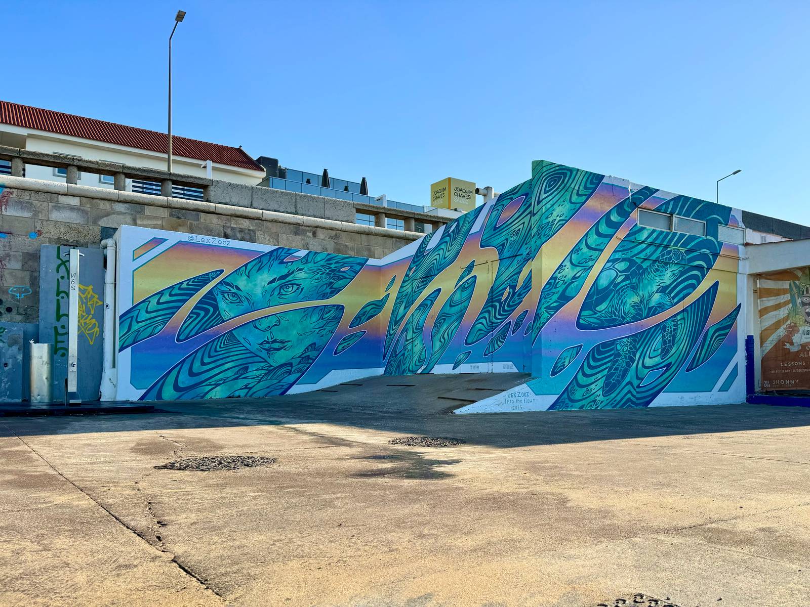 Lex-zooz&mdash;Mural “Into the flow”