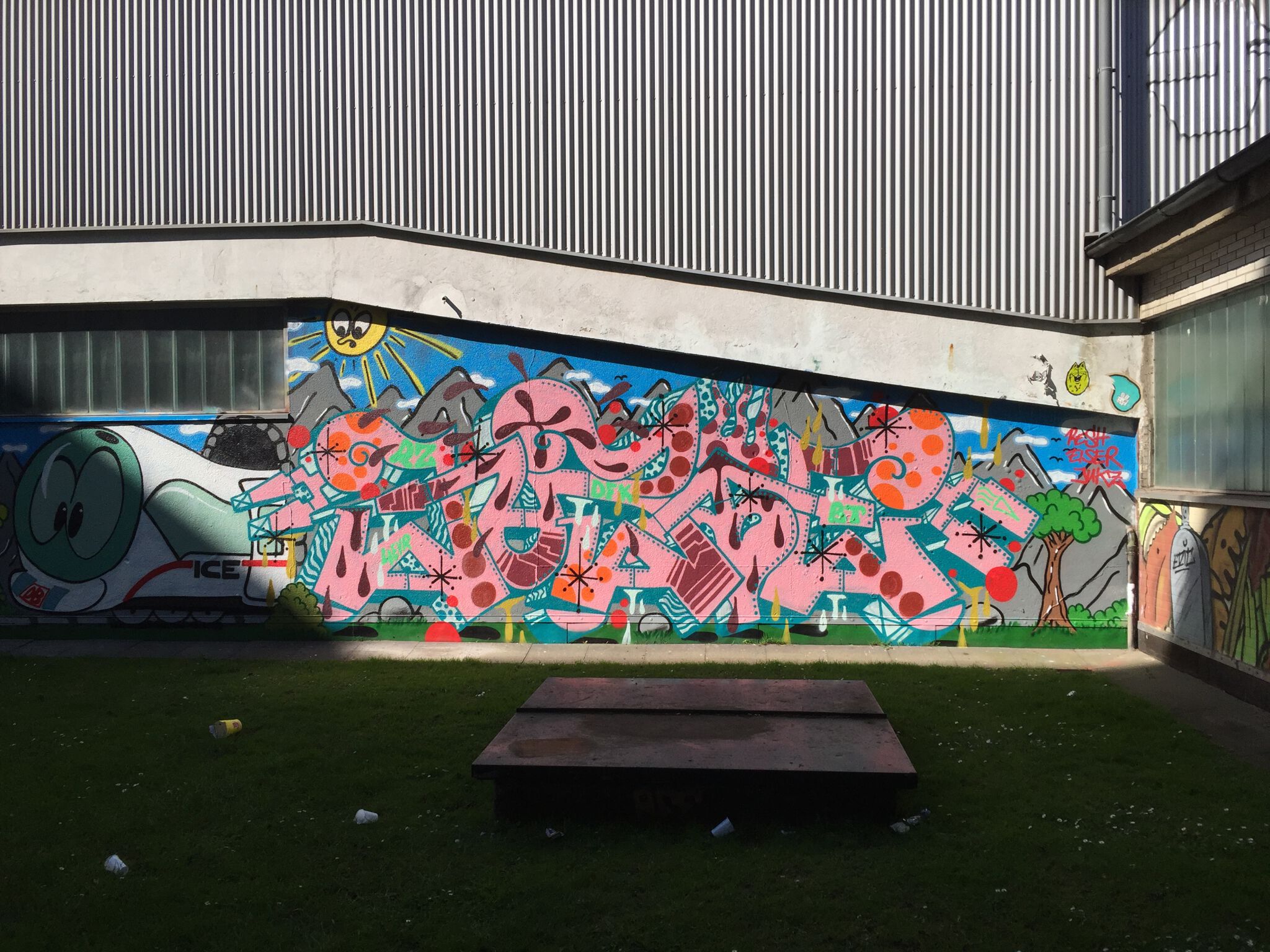 Guts&mdash;Wall behind Affenfaust gallery