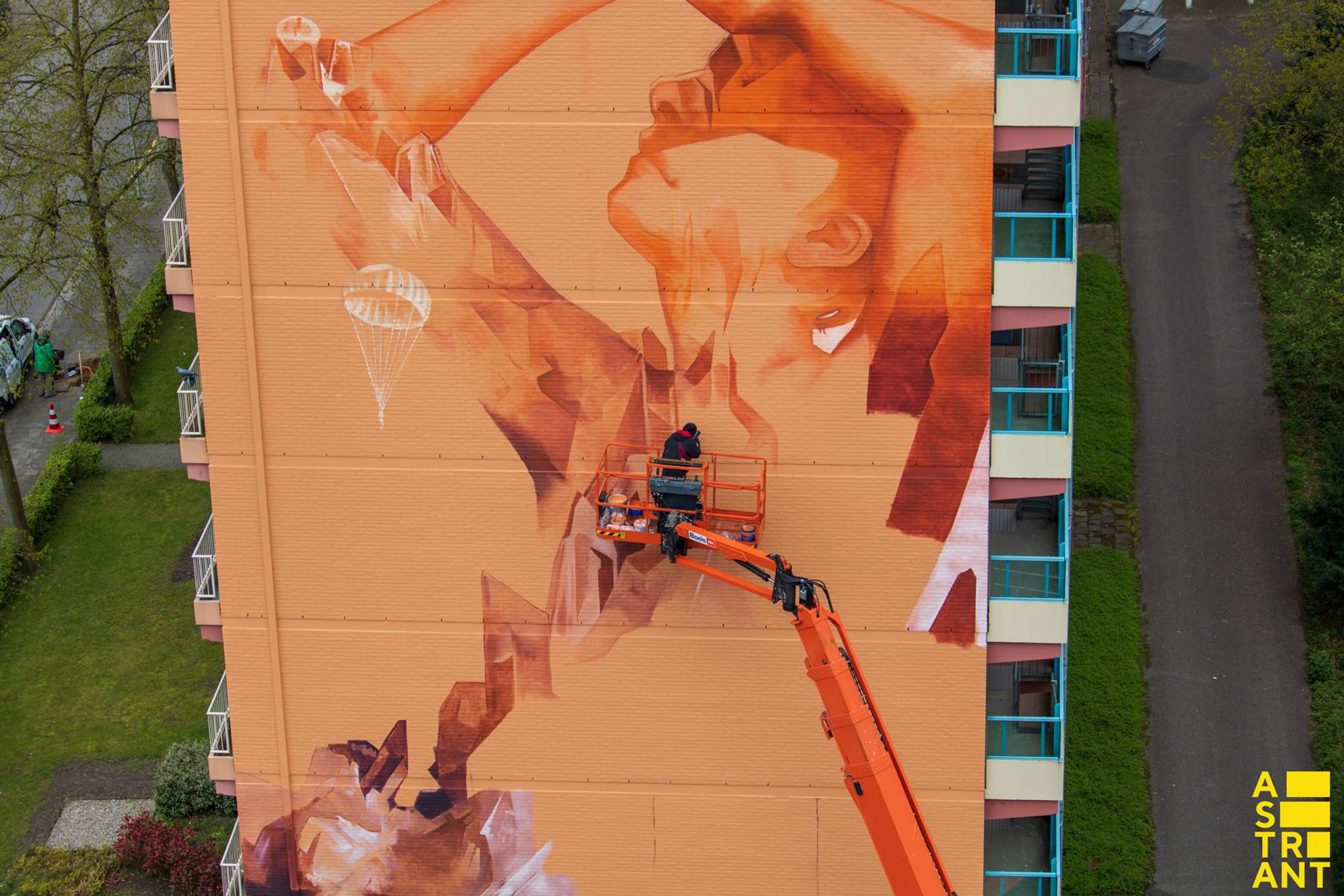 Iota&mdash;Airborne Mural  - Veldhuizen