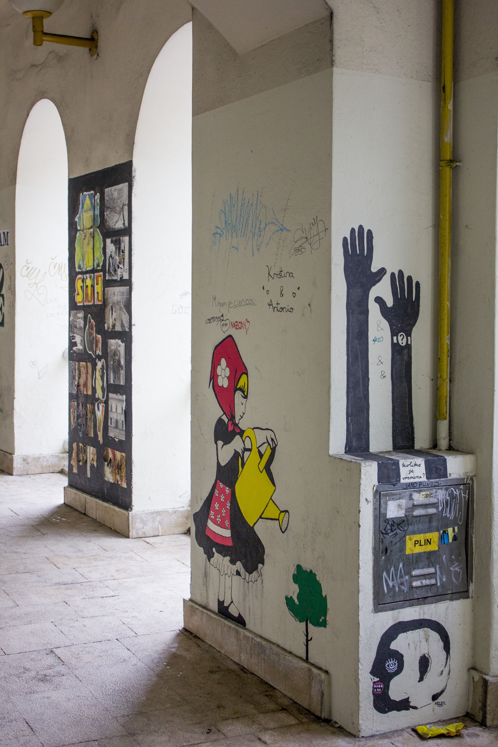 ArtuDitu, Pekmezmed, Šumski, Arya, Trash Will Smash, Džedaj, Ninja Tiger, Ojo Magico, Tifani Rubi&mdash;Abandoned shopping mall