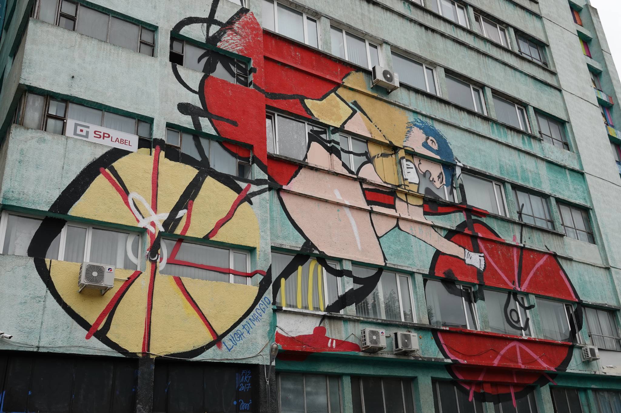Luca di Maggio, Asisted by Corina Nani&mdash;Giant Bicyclist