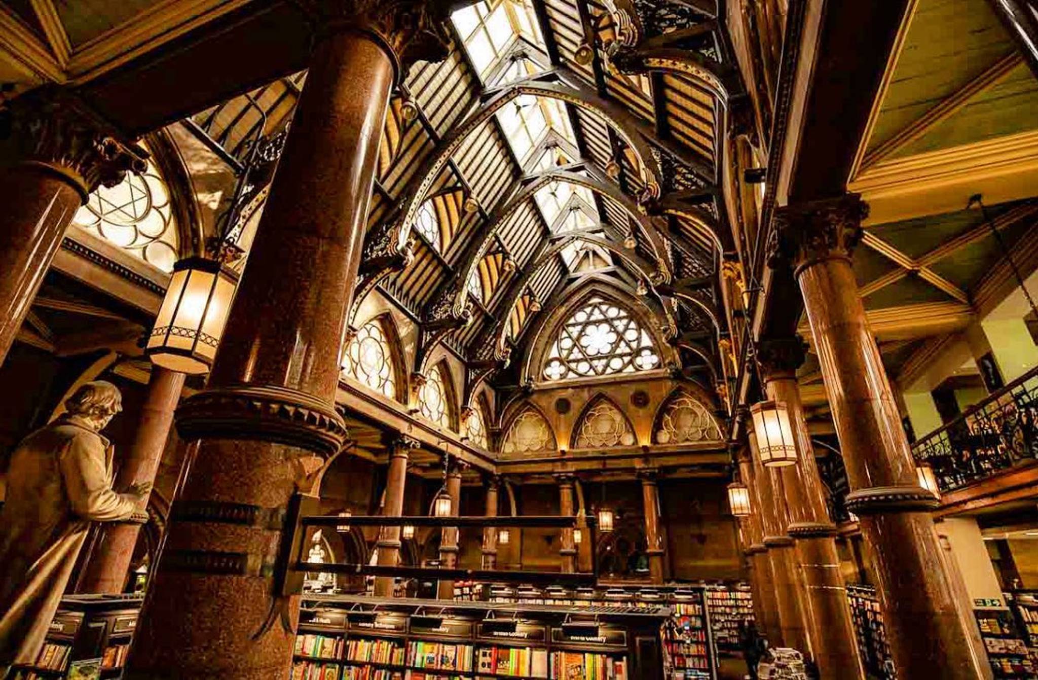 &mdash;Waterstones Bookshop & Cafe