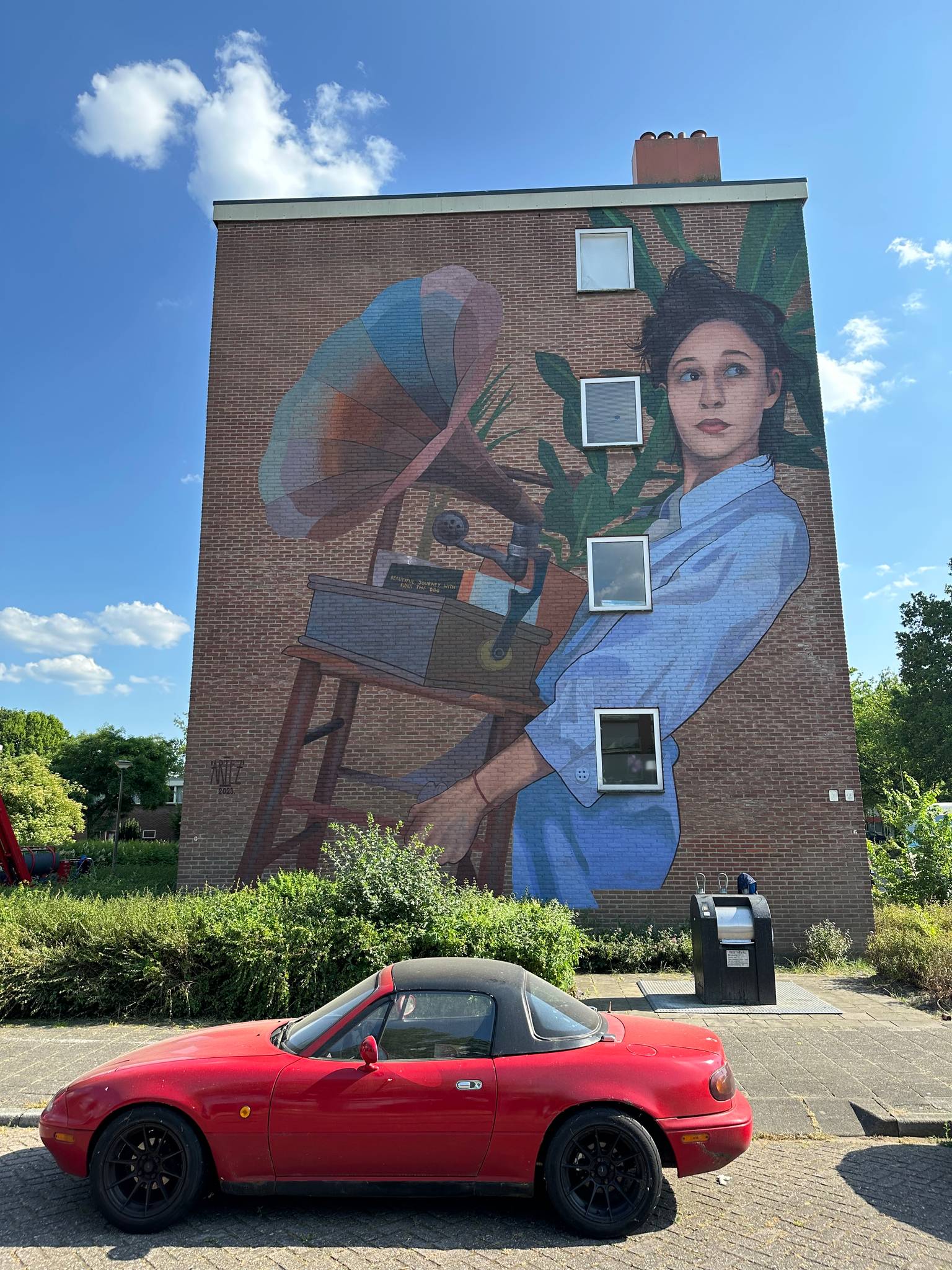 Artez&mdash;Moving Residents