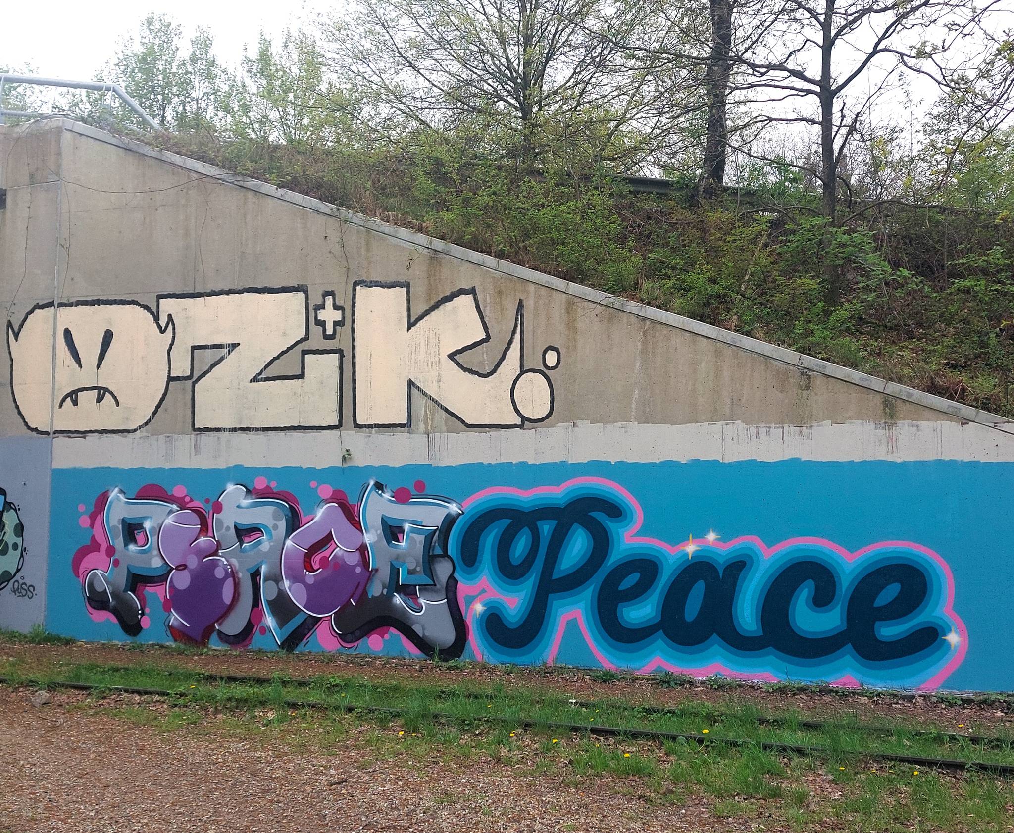 &mdash;Unofficial legal wall