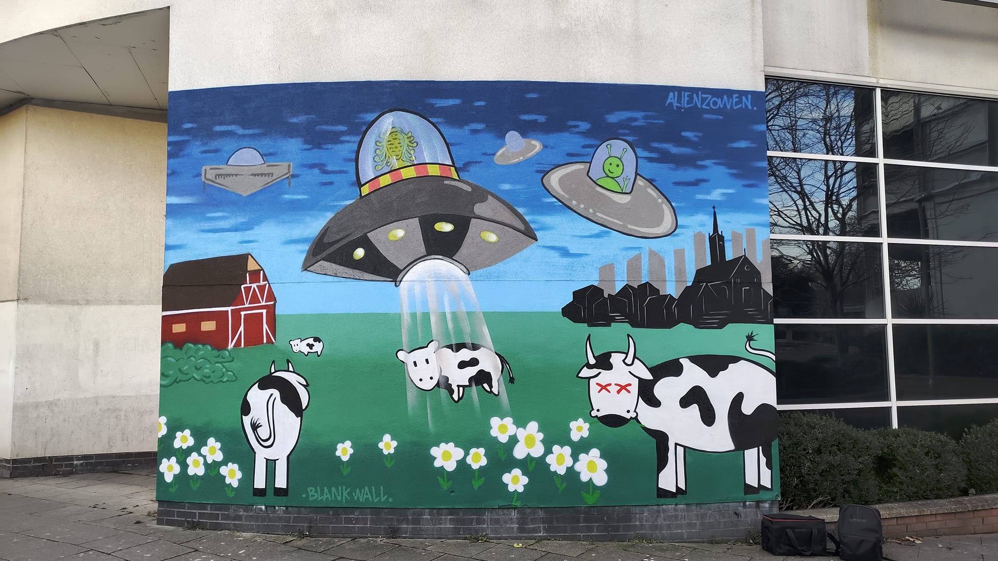Blank Wall - Leaps and Bounds Trust&mdash;Aliensowen