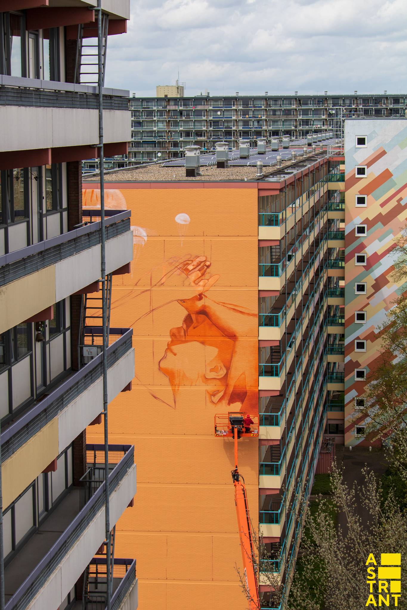 Iota&mdash;Airborne Mural  - Veldhuizen