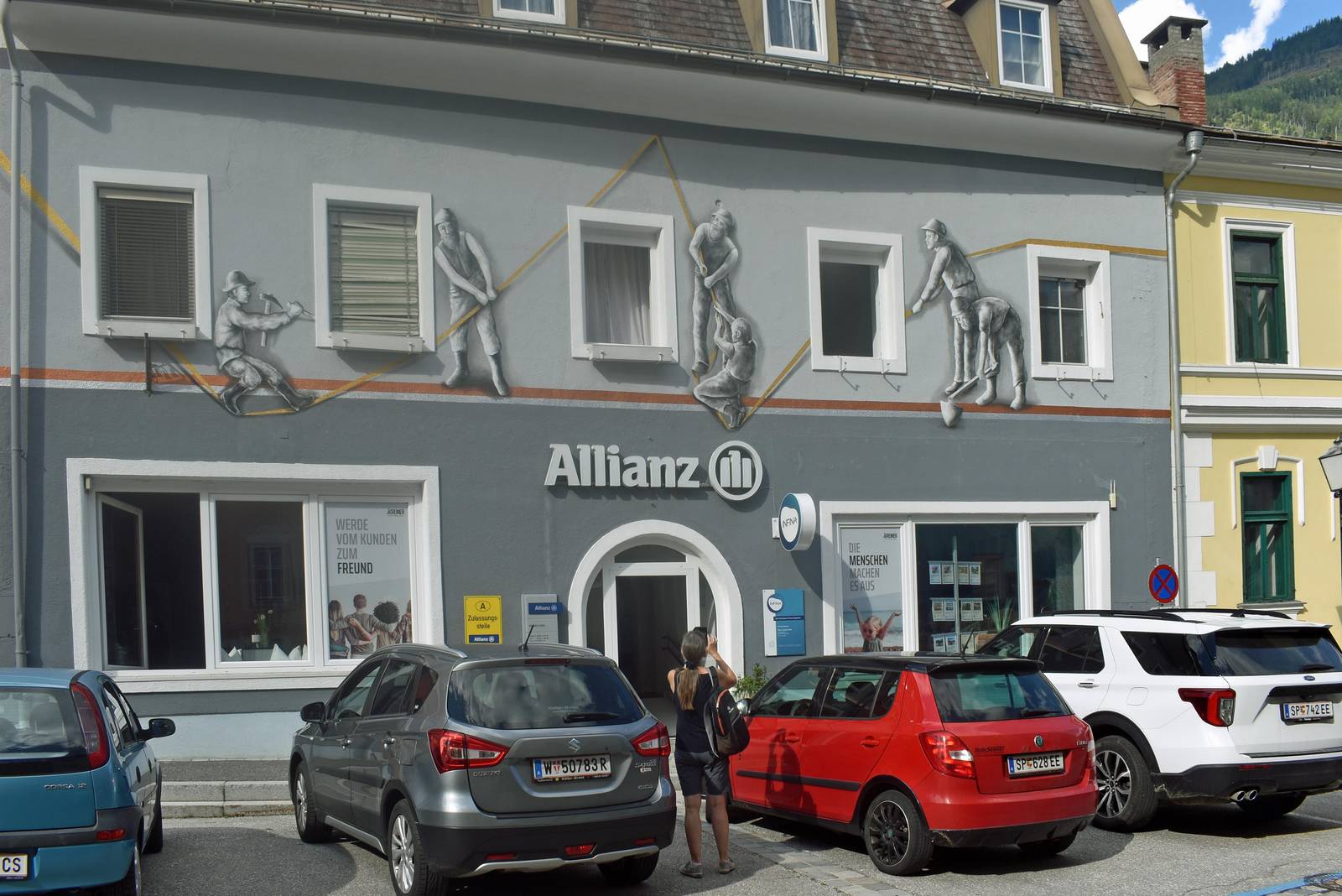 Aktrice&mdash;Insurance company house // EU kunstwaende